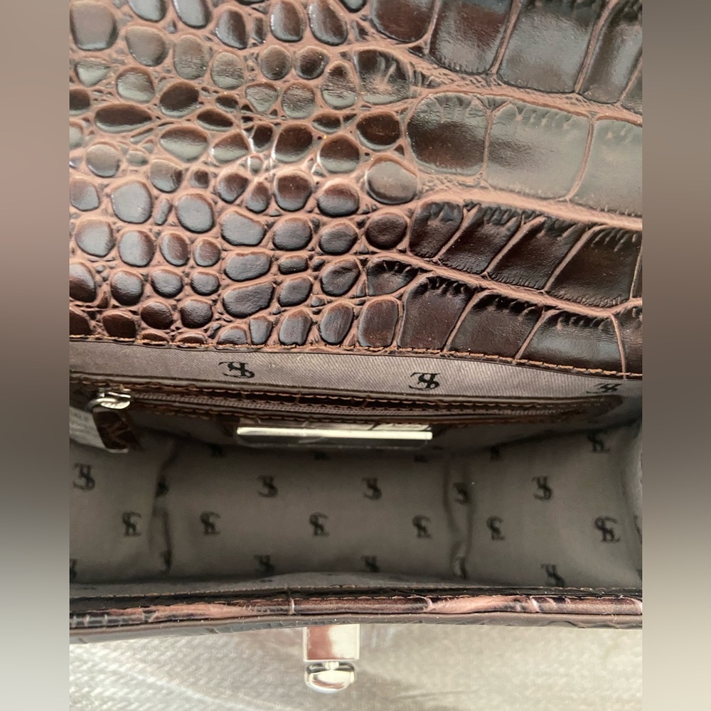 Snob Essentials Brown Embossed Croc Pattern Purse - Picture 5 of 11